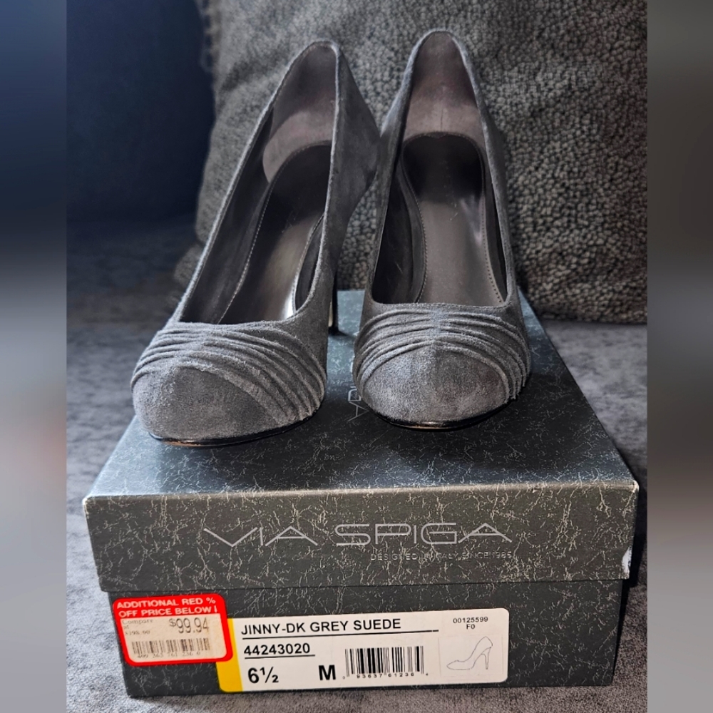 Via Spiga Jinny-DK Grey Suede, size 6 1/2  Shoe